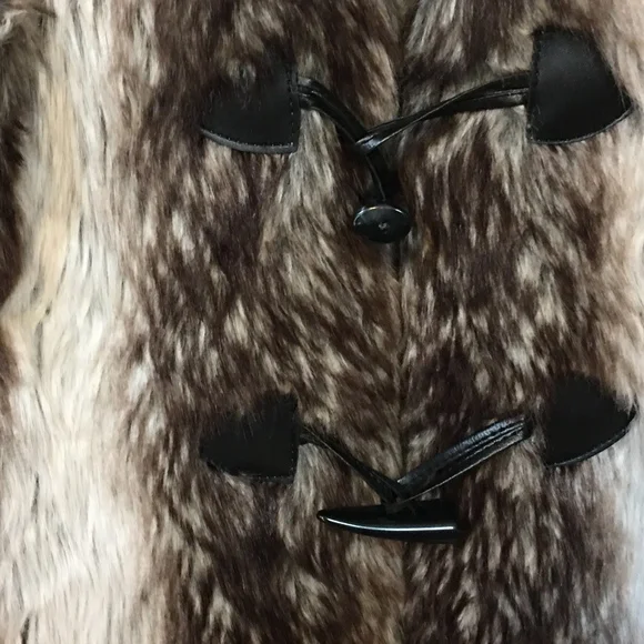 Magic Faux Fur Vest - Picture 3 of 8